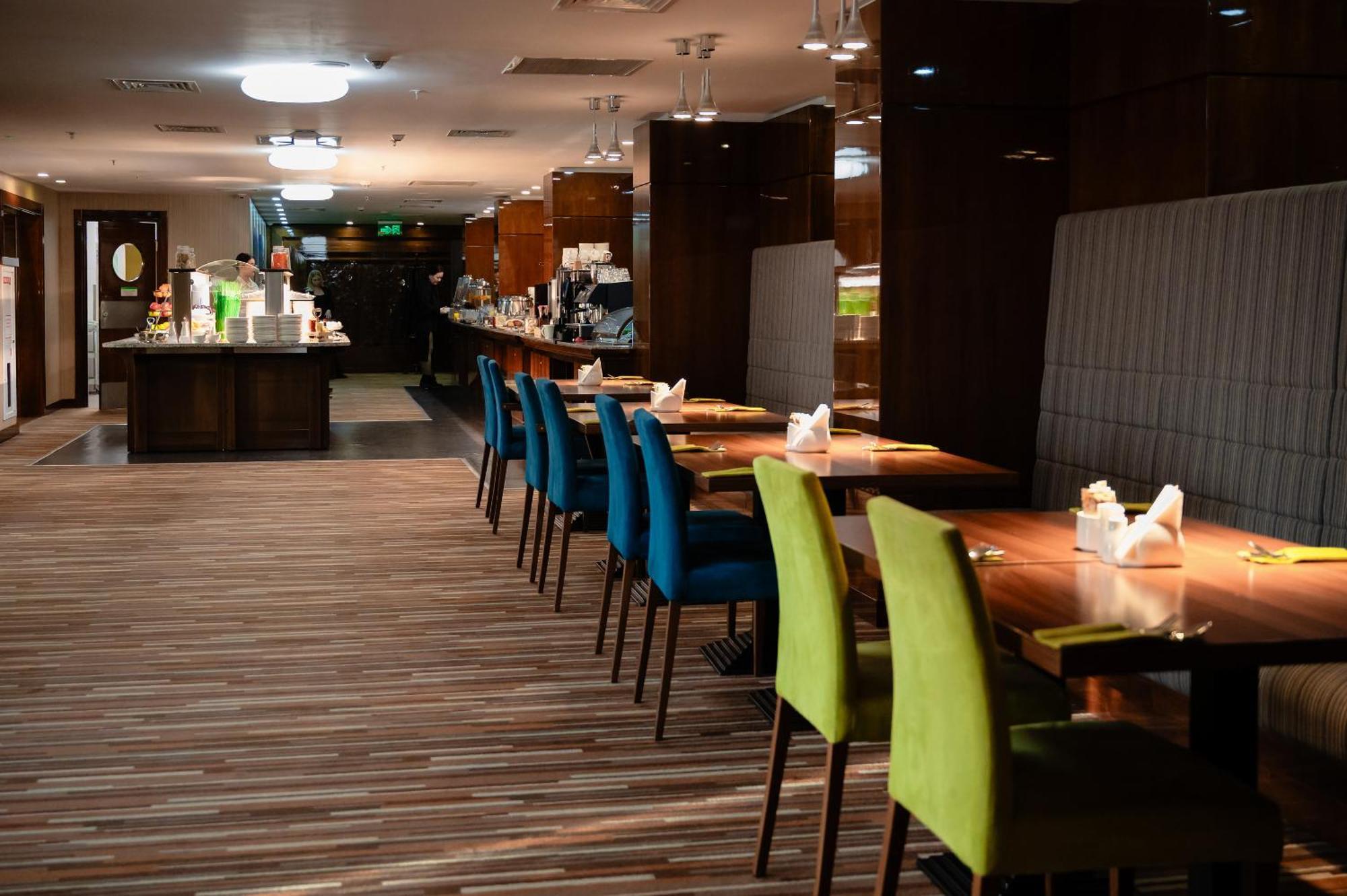 Holiday Inn Aktau By Ihg Exterior photo