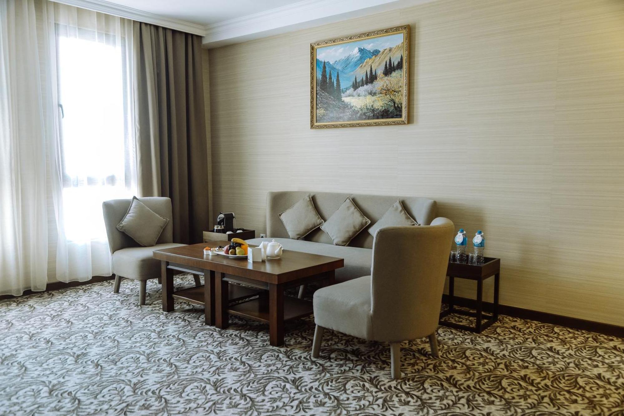 Holiday Inn Aktau By Ihg Exterior photo