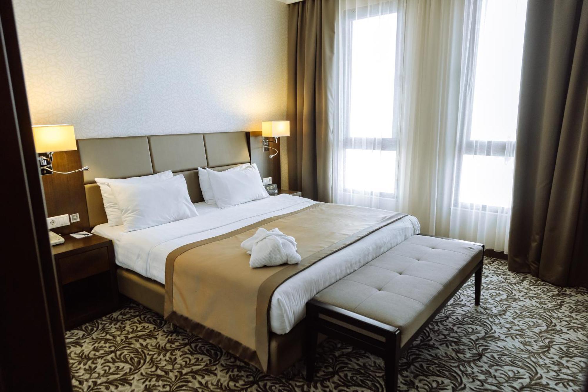 Holiday Inn Aktau By Ihg Exterior photo