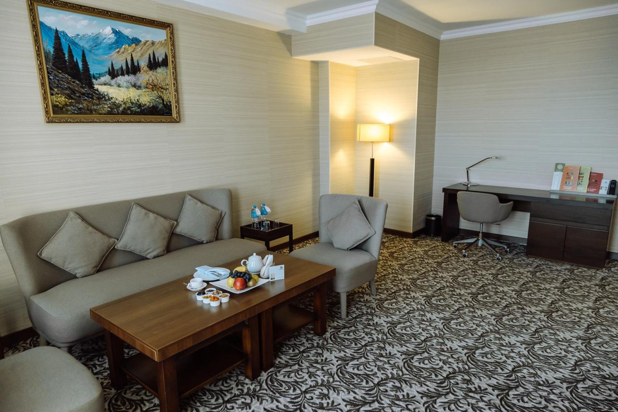 Holiday Inn Aktau By Ihg Exterior photo