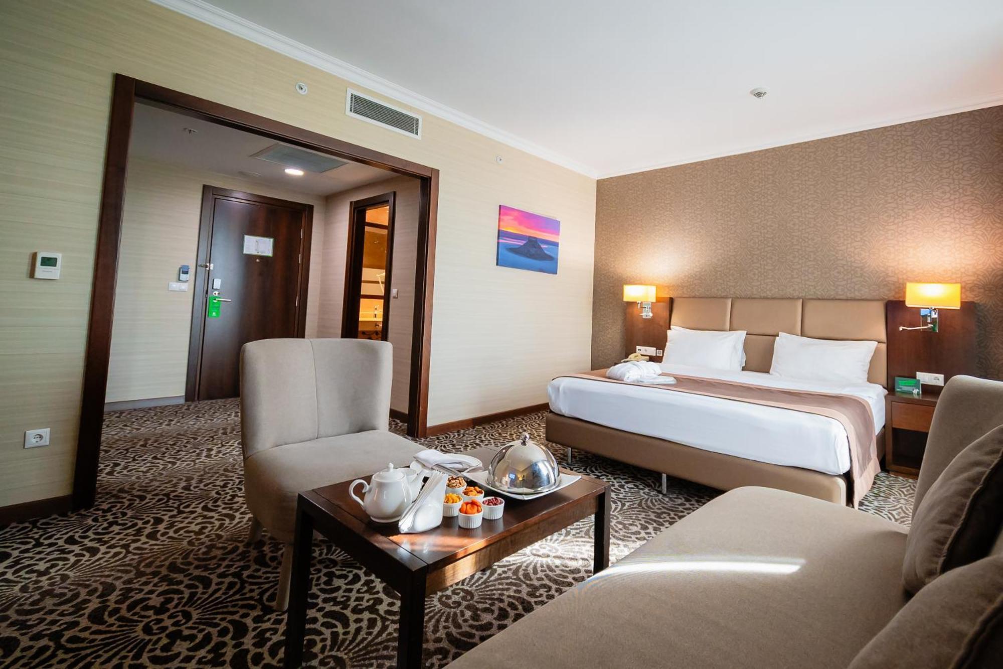 Holiday Inn Aktau By Ihg Exterior photo